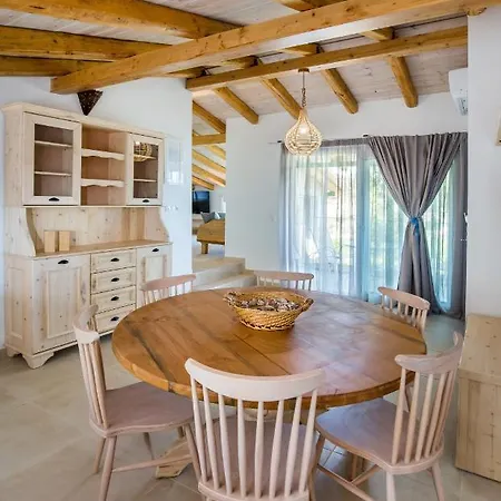 Rodon House 3* يميناريا