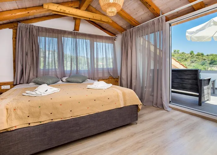 Rodon House מלון 3*