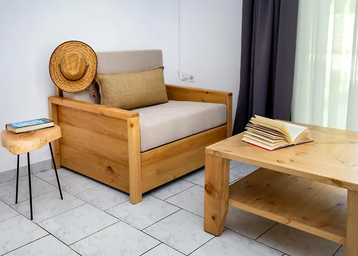 Rodon House מלון 3*